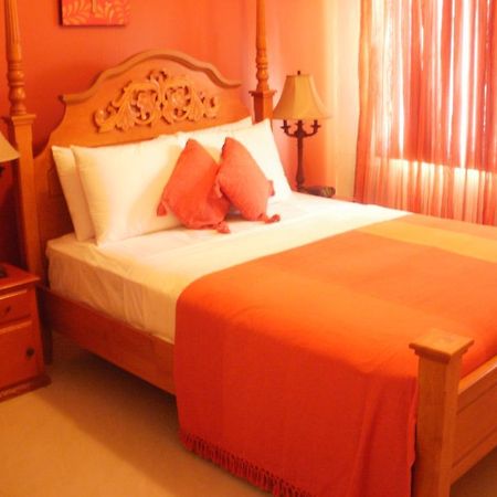 Inn Flight Suites Piarco Esterno foto