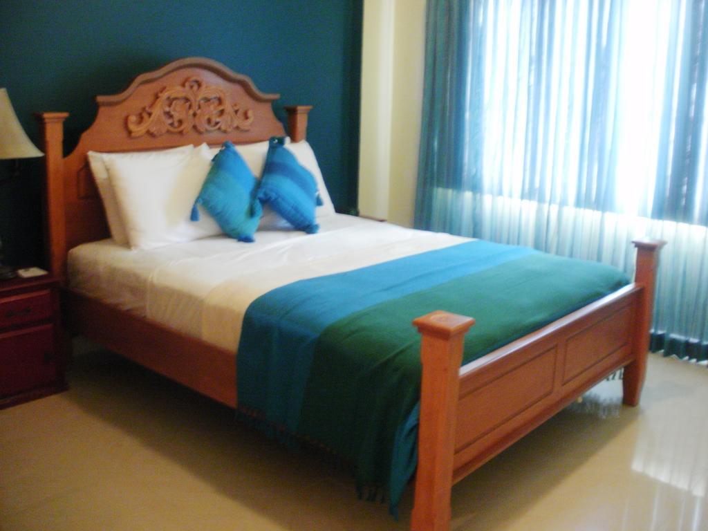 Inn Flight Suites Piarco Esterno foto