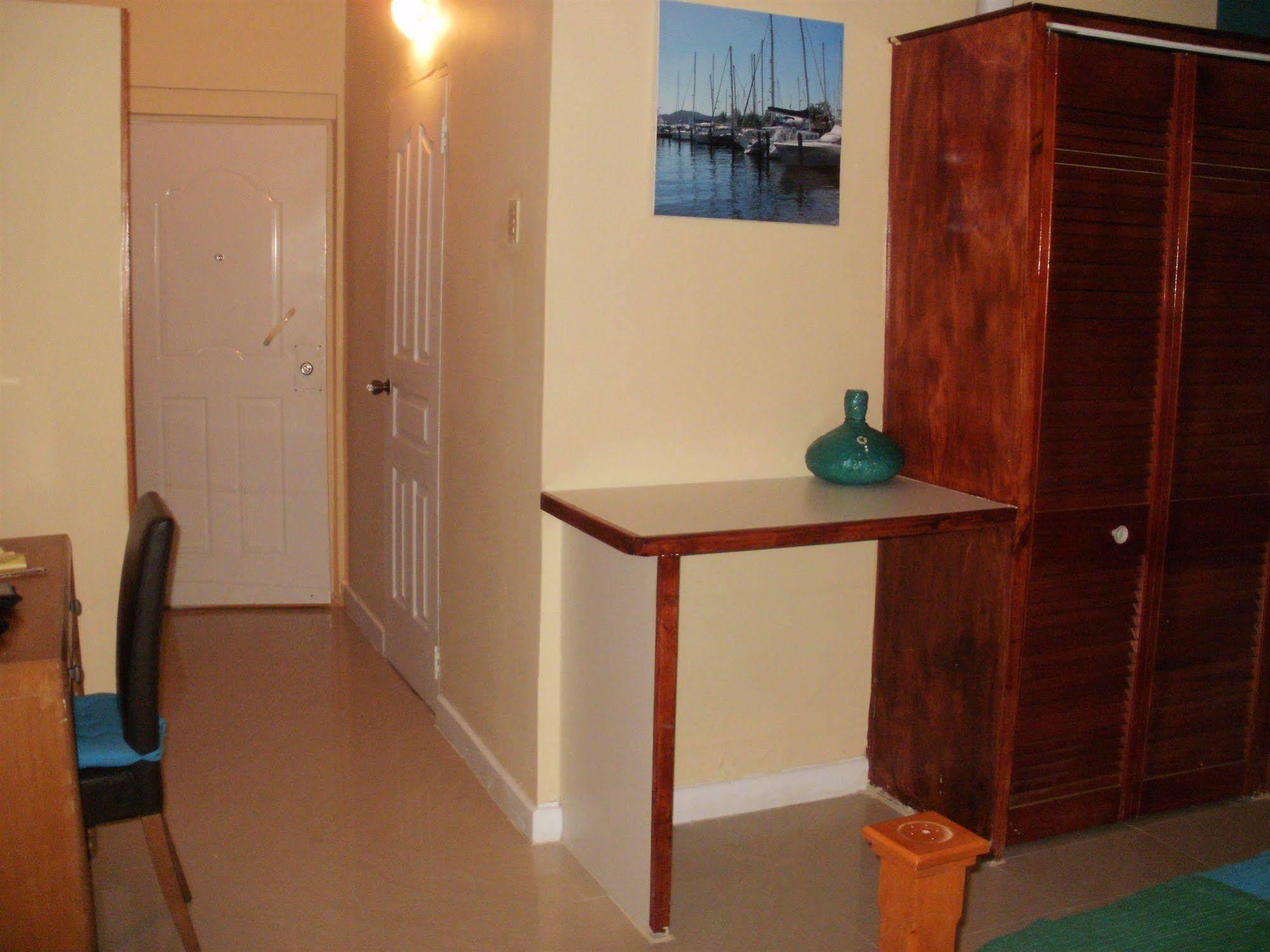Inn Flight Suites Piarco Esterno foto